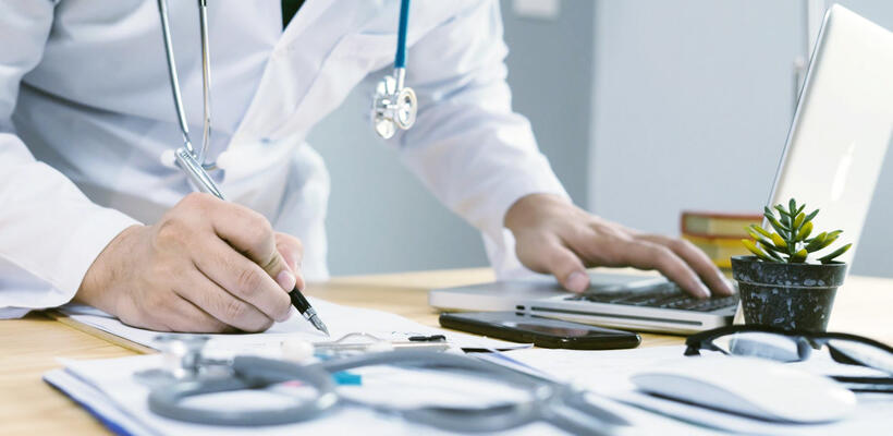 Υπάρχει πολυασφαλιστικό σχέδιο που είναι καθολικό και βασίζεται στην αλληλεγγύη