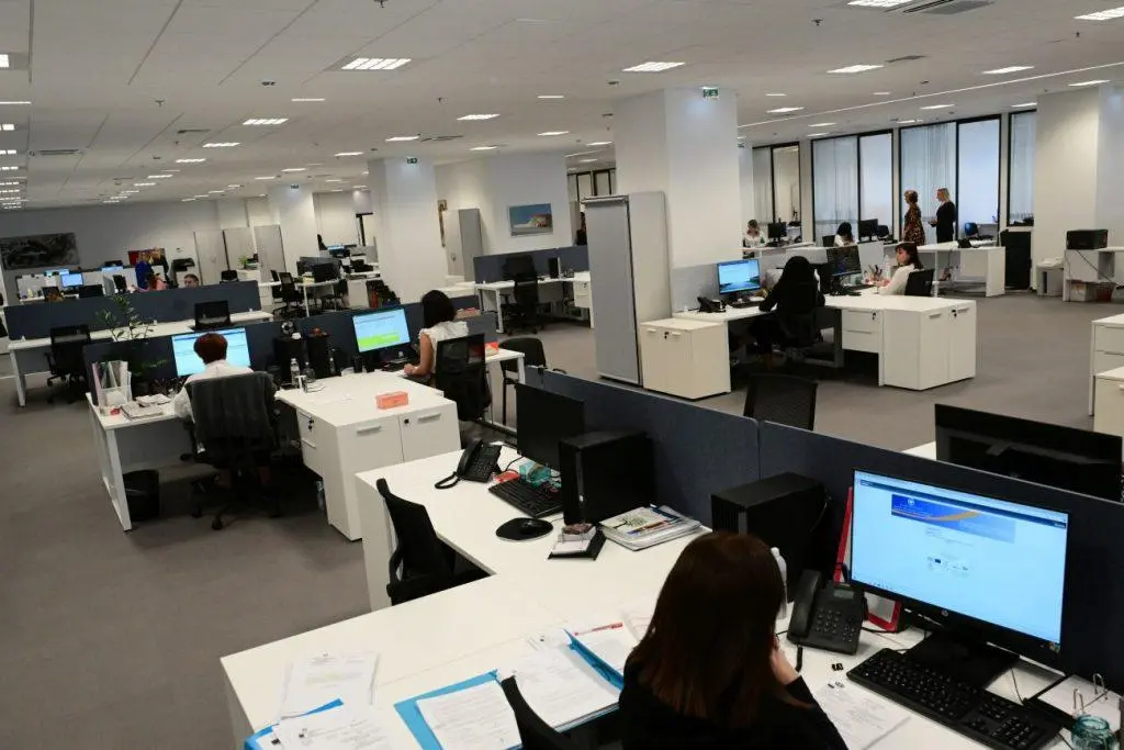 Στα 52.661 άτομα οι «κυβερνητικοί» τον Αύγουστο – Οριακή αύξηση από πέρσι