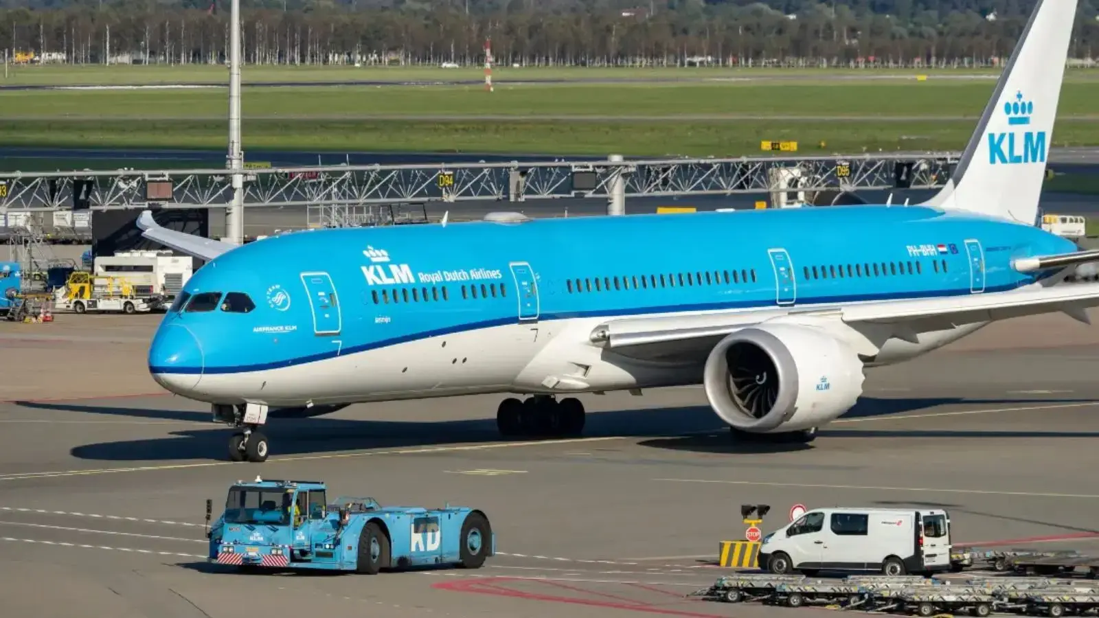 KLM: Ακυρώνει 100 πτήσεις στο αεροδρόμιο Σίπχολ λόγω απεργίας προσωπικού
