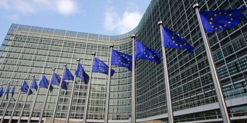 Κομισιόν: Κατευθυντήριες γραμμές για τους διασυνοριακούς επενδυτές