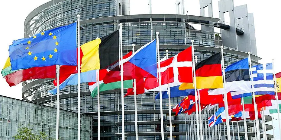 Πακέτο μέτρων της Κομισιόν για καταπολέμηση του μαύρου χρήματος
