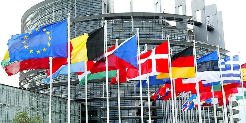 Κομισιόν: Σταδιακή χαλάρωση των μέτρων καραντίνας