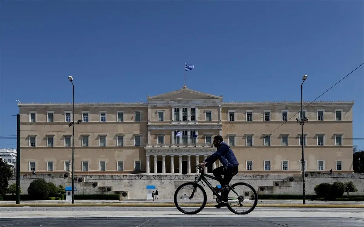 Η Ελλάδα περνάει στην 4η φάση της χαλάρωσης των μέτρων