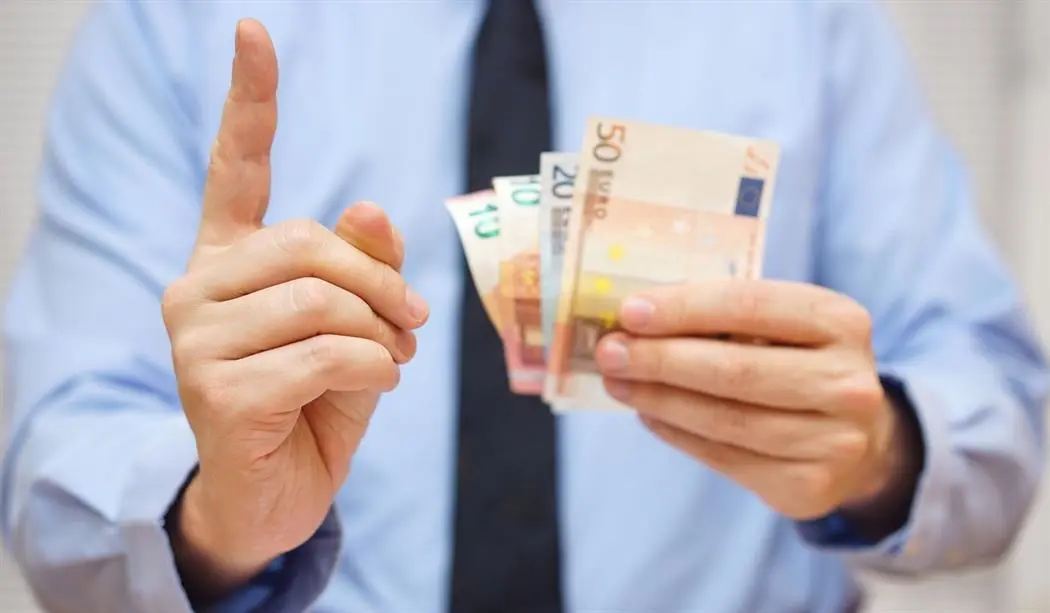 Εισηγήσεις ΔΝΤ για εξορθολογισμό του κρατικού μισθολογίου