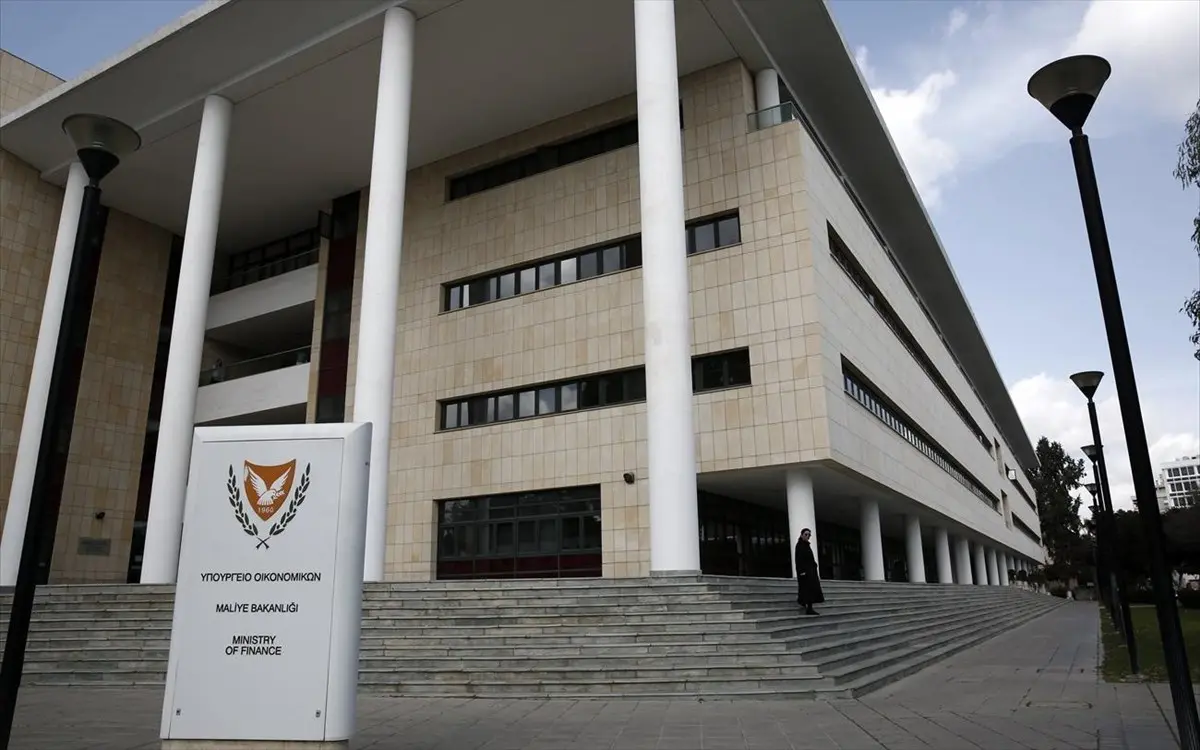 Ποιοι έχουν στα χέρια τους το δημόσιο χρέος της Κύπρου;