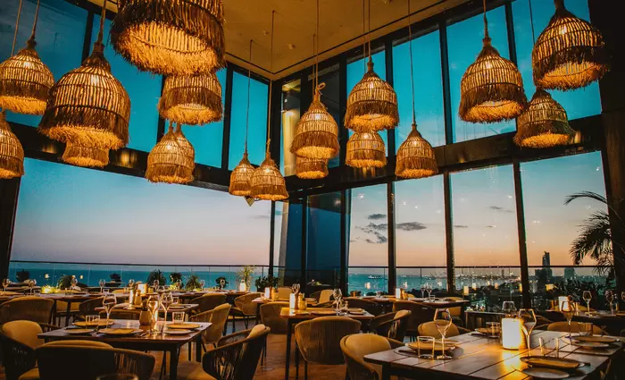 La Caleta at The Icon: Δείπνο υψηλής γαστρονομίας με πανοραμική θέα