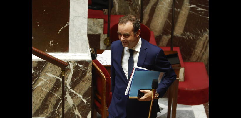 Λεκορνί: Επέζησε της πρότασης μομφής – «Πάγωσε» τη μεταρρύθμιση στο συνταξιοδοτικό