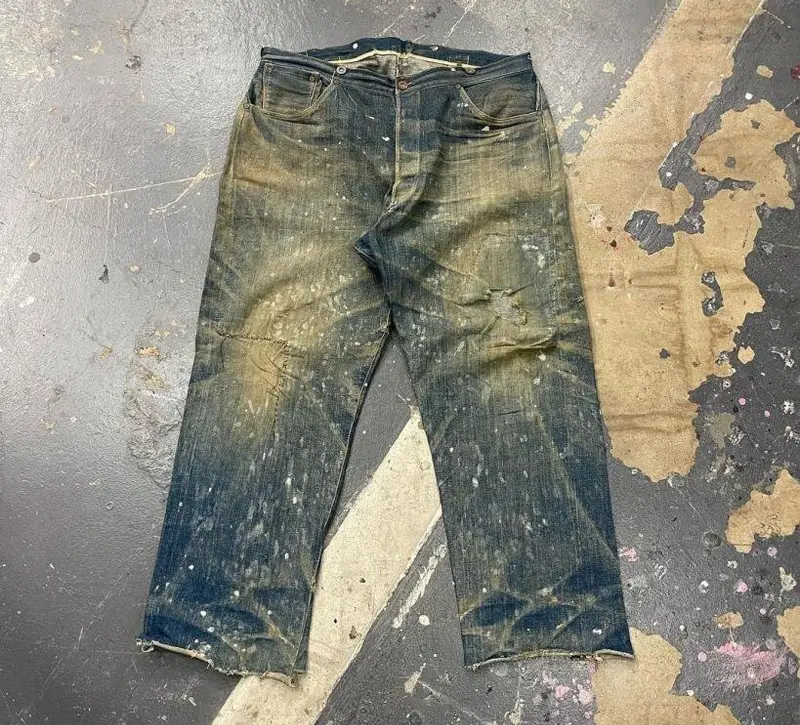 Το τζιν 140 χρονών που πωλήθηκε για 87.400 δολάρια