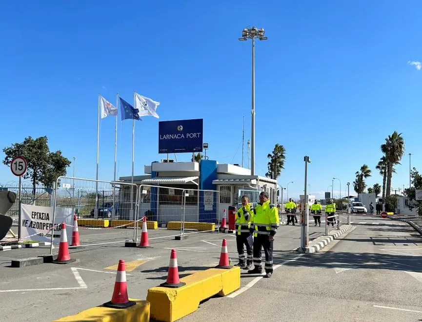 Προειδοποιητική 24ωρη απεργία μηχανοδηγών στο λιμάνι Λάρνακας