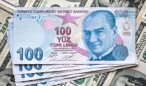 Τουρκία: Η λίρα βυθίζεται, οι εργαζόμενοι ζητούν αξιοπρεπή κατώτατο μισθό