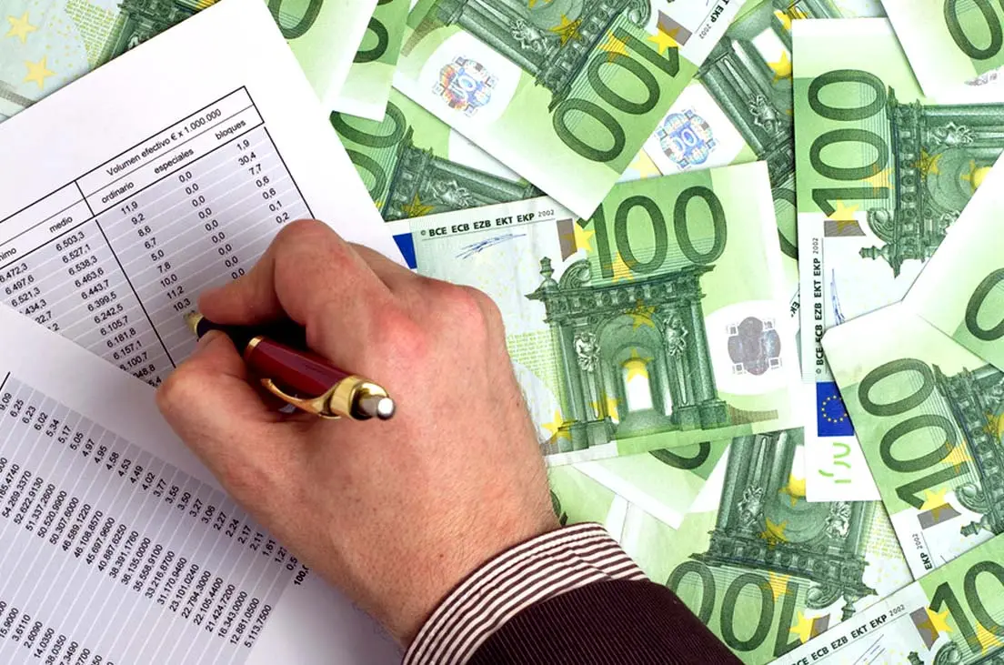Στα χέρια Συλλούρη η λίστα με τα ΜΕΔ πολιτικά εκτεθειμένων προσώπων 