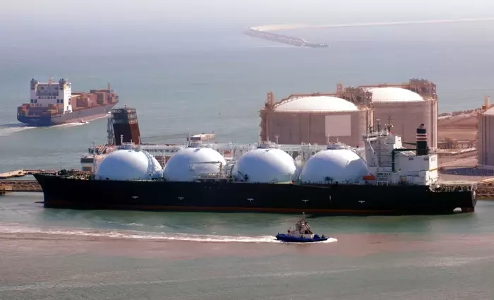 Στρώνοντας το δρόμο για το αμερικανικό LNG – Αλλάζουν οι κανόνες για τις εκπομπές μεθανίου στην ΕΕ;