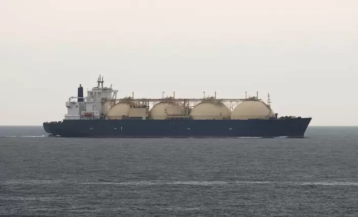 Η μάχη για το LNG ανεβάζει τις τιμές φυσικού αερίου – Πώς θα γεμίσουν οι αποθήκες