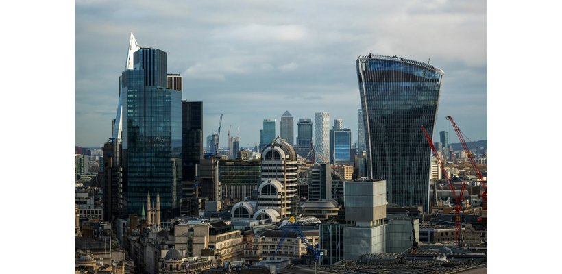 Λονδίνο: Τα γραφεία εξαφανίζονται και δίνουν τη θέση τους σε ξενοδοχεία – Αλλάζει πρόσωπο το Σίτι