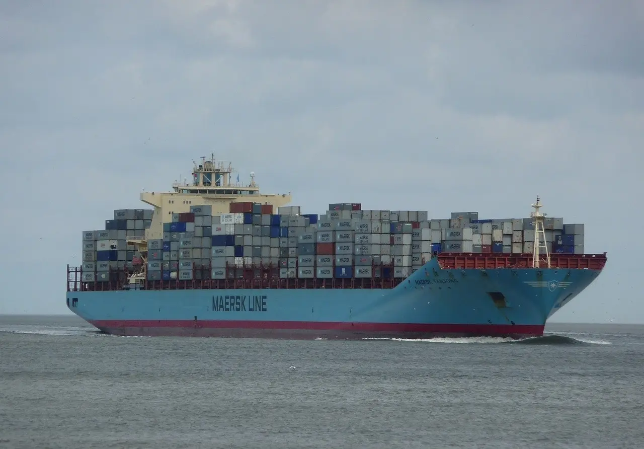 Maersk: Αυξάνει τις προβλέψεις για το 2025 – Ανθεκτική η ζήτηση παρά τους δασμούς