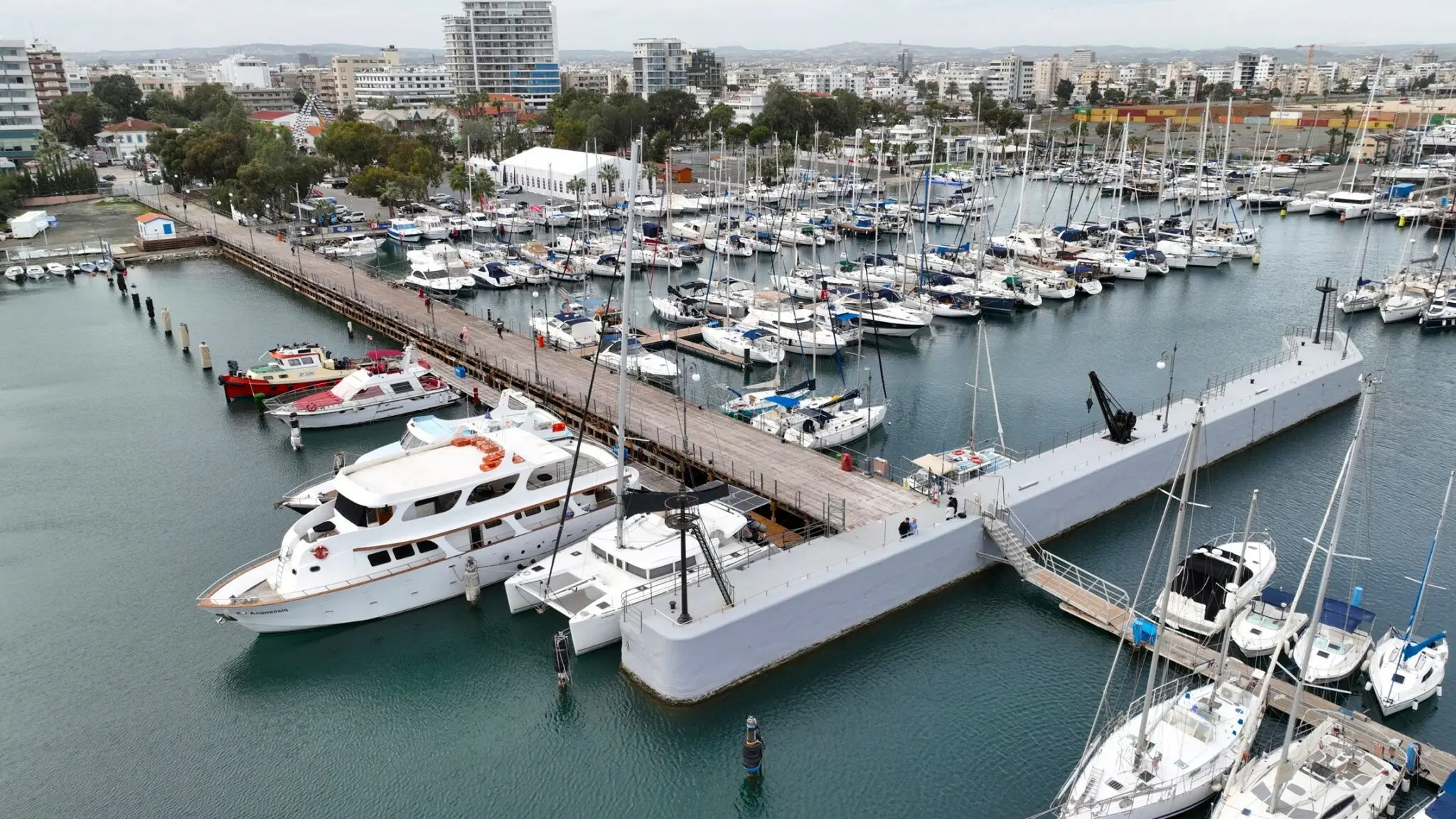 SOS από ιδιοκτήτες σκαφών: Κινδυνεύουν ζωές και περιουσίες στη μαρίνα Λάρνακας