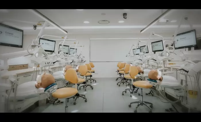 Το πρώτο πρόγραμμα οδοντιατρικής στην Κύπρο