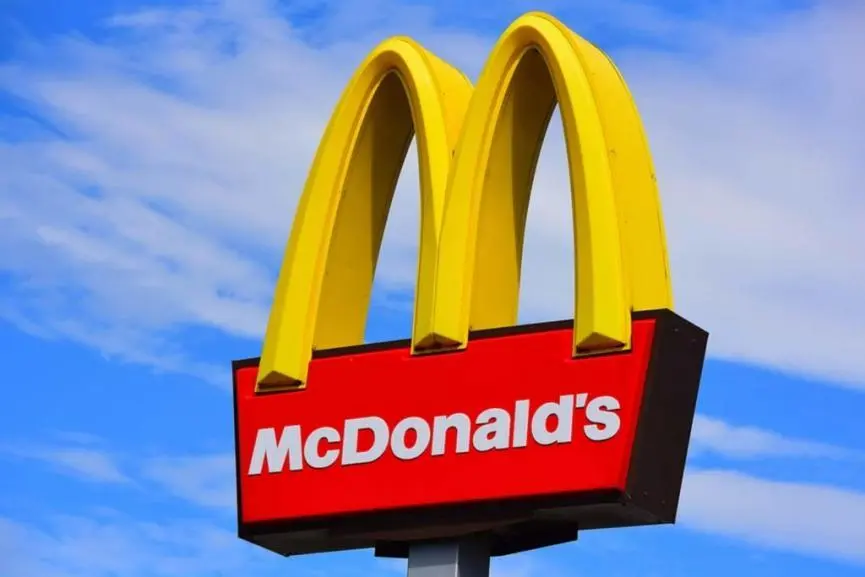 McDonald’s: Γιατί εκθρονίστηκε ως η μεγαλύτερη αλυσίδα fast food παγκοσμίως