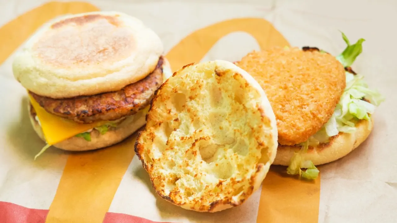 Πρόστιμο $2.000 διότι είχε στο σακίδιο McMuffins