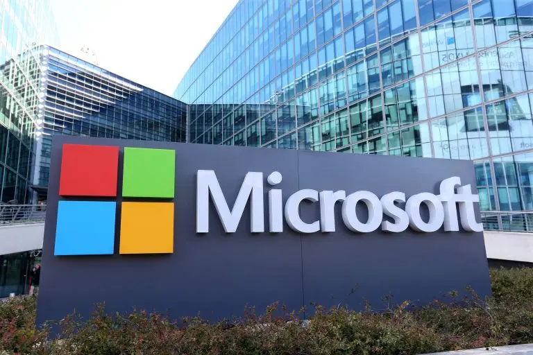 Mega deal για το... «πρασίνισμα» της Microsoft