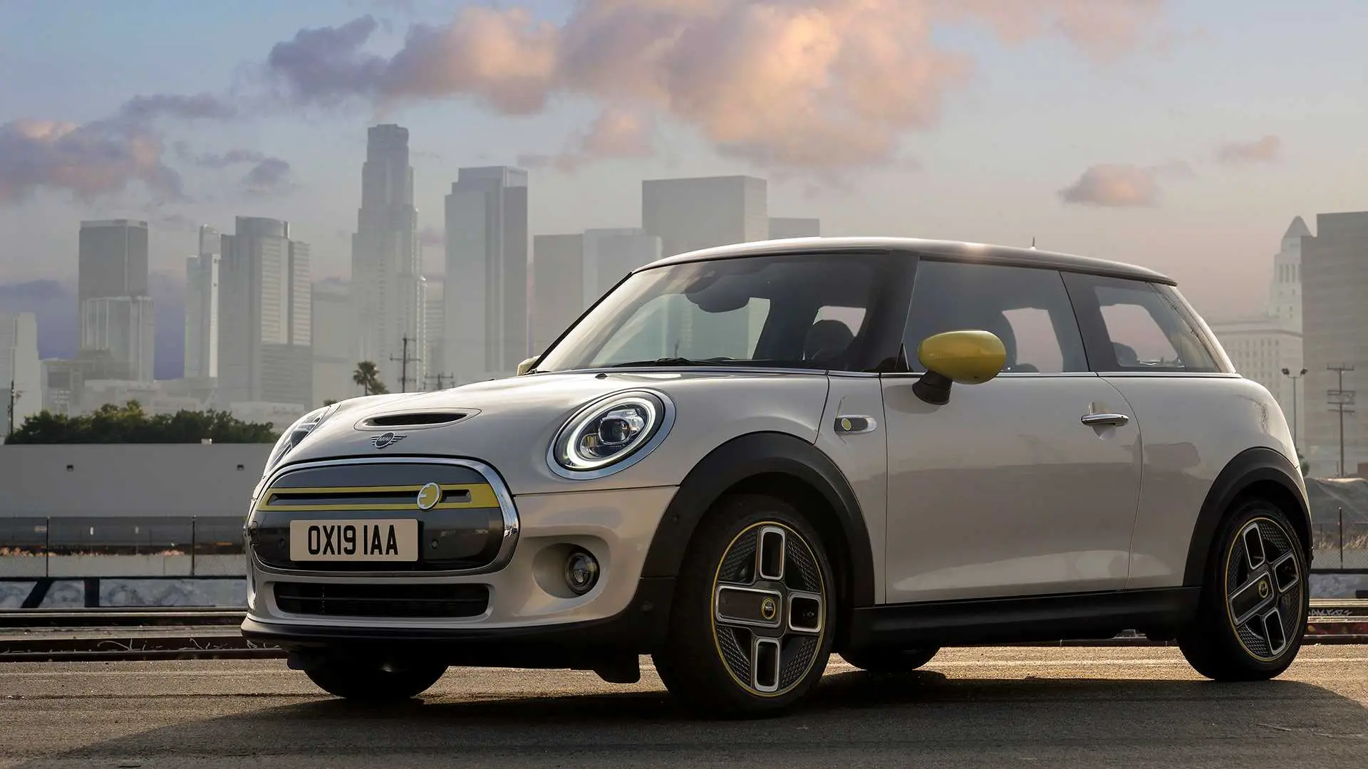 H MINI μετατρέπεται σε αμιγώς ηλεκτρική μάρκα αυτοκινήτων