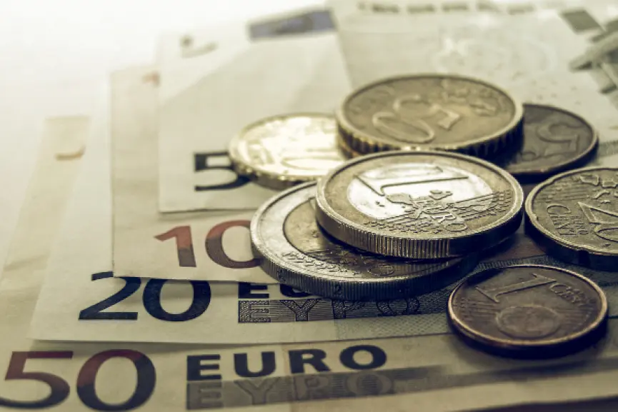 Μη υποχρεωτική η επιβολή συλλογικών συμβάσεων για κατώτατους μισθούς - Τι αναφέρουν ΟΕΒ-ΚΕΒΕ