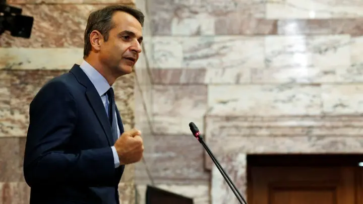 Μπλόκο σε πτήσεις και κρουαζιέρες έβαλε η ελληνική κυβέρνηση