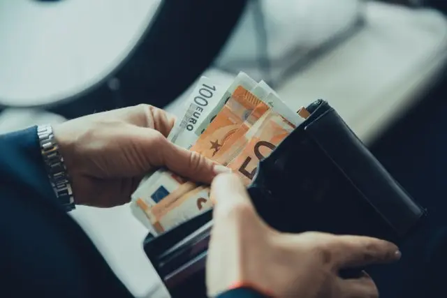 Χάθηκε το 6,8% της αγοραστικής δύναμης των Κυπρίων