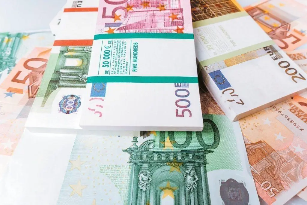 Έρχονται τα νέα χαρτονομίσματα του ευρώ