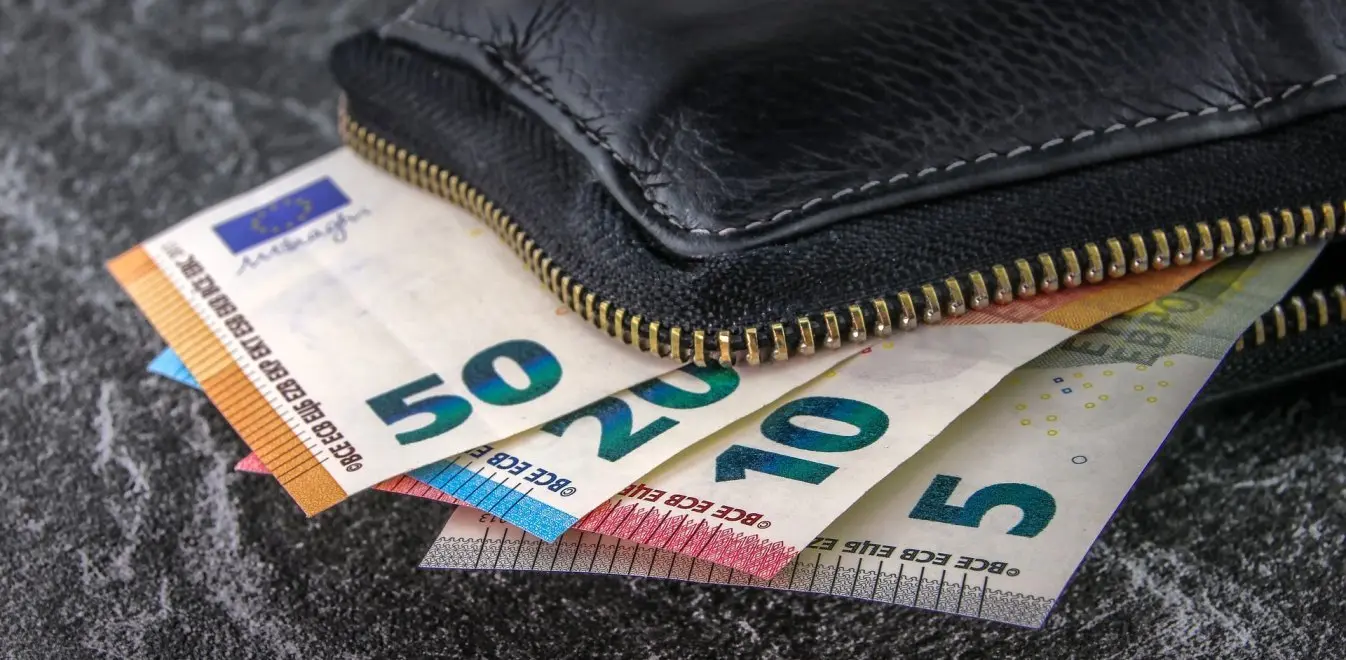 Πότε θα πληρωθούν μισθοί και συντάξεις στο δημόσιο τον Δεκέμβριο