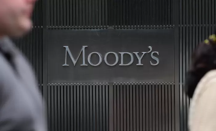 Ο Moody's απειλεί με υποβάθμιση της αξιολόγηση της Ιταλίας