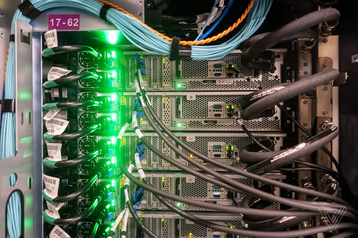 Δύο υπερυπολογιστές των ΗΠΑ ξανά στην κορυφή