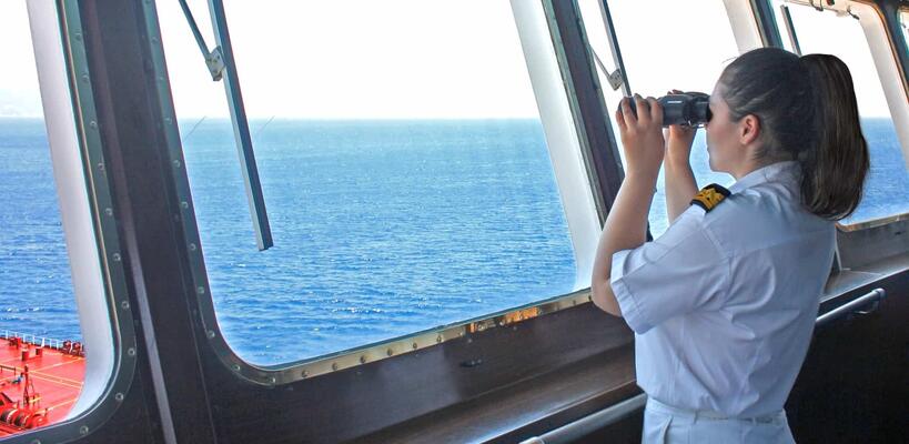 Έρευνα: Έντονη η διάκριση των φύλων σε βάρος των γυναικών στη ναυτιλιακή βιομηχανία