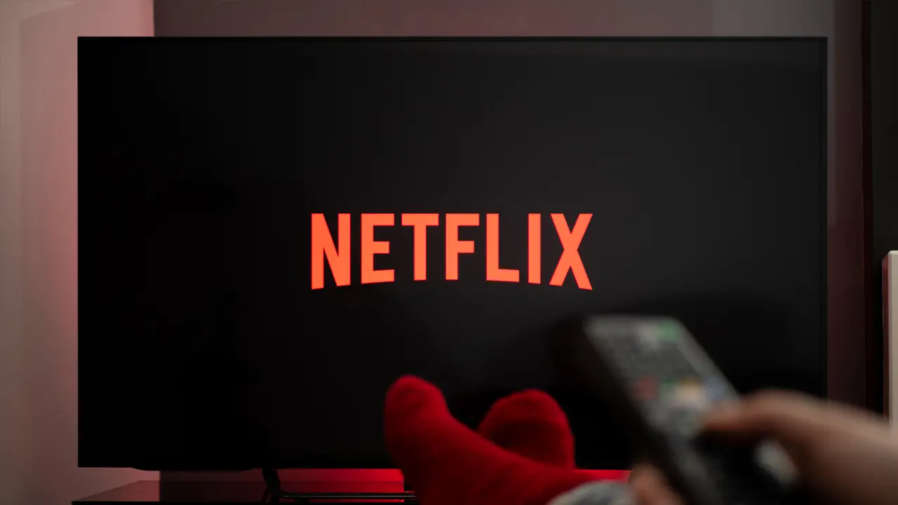 Πώς η Netflix κόστισε 435 εκατ. δολάρια στον Μπιλ Άκμαν