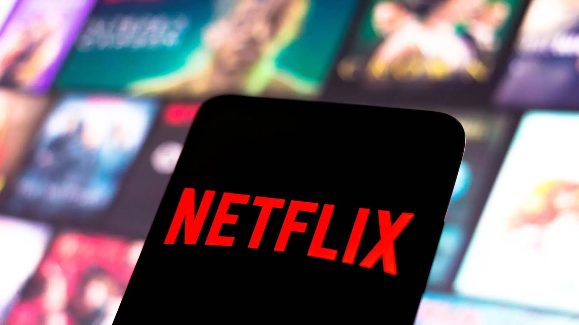 Πώς θα εντοπίζει το Netflix ότι «μοιράζεστε» τον κωδικό πρόσβασης