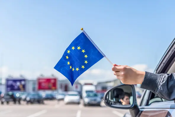 Άδειες οδήγησης στα smartphones: Η ΕΕ φέρνει ψηφιακή ταυτότητα οδηγού και νέα μέτρα ασφάλειας