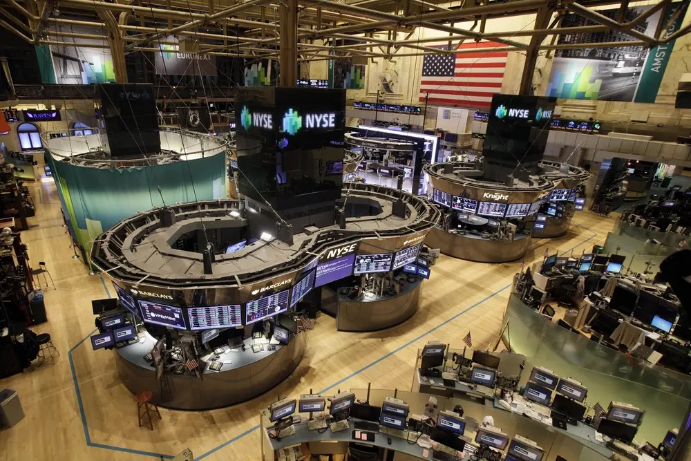 Αρνητικά πρόσημα σε όλους τους δείκτες της Wall Street για το 2025