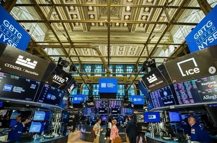 Wall Street: Μεικτά τα πρόσημα στους δείκτες – Οι παράγοντες Fed και Apple
