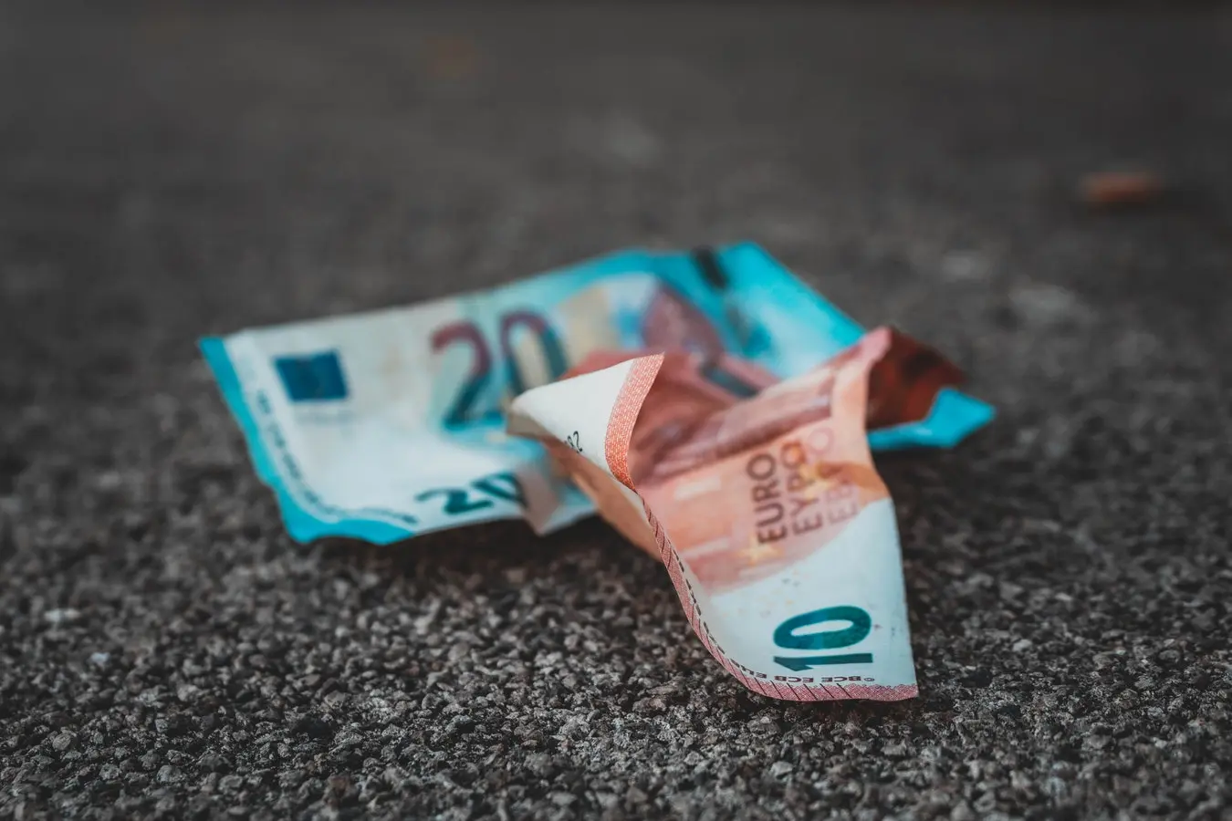 Βελτιώθηκε το οικονομικό κλίμα τον Απρίλιο 