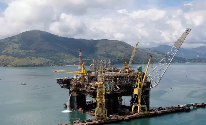 Πετρέλαιο: Ανοδικά οι τιμές ενόψει εκκίνησης του διαλόγου ΗΠΑ – Κίνας – Γιατί θα «τσιμπήσει» 2-3 δολάρια