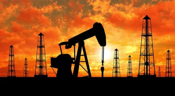 Πέραν του 2% αυξάνονται οι τιμές πετρελαίου μετά το πλήγμα κατά Χούθι