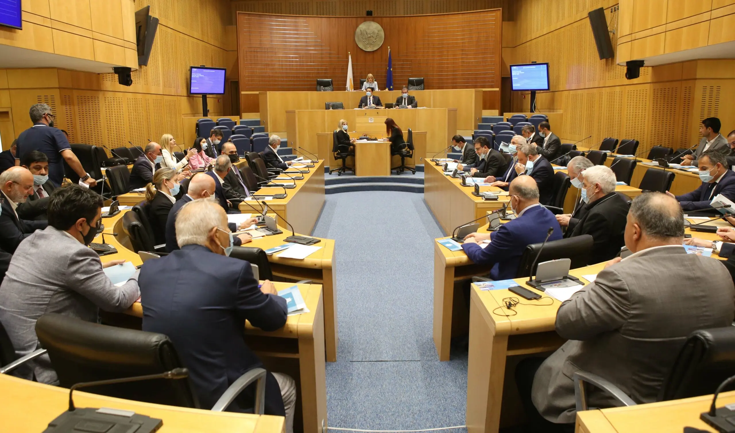 Συνεδριάζει εκτάκτως η Ολομέλεια για καύσιμα, ηλεκτρισμό και εκποιήσεις