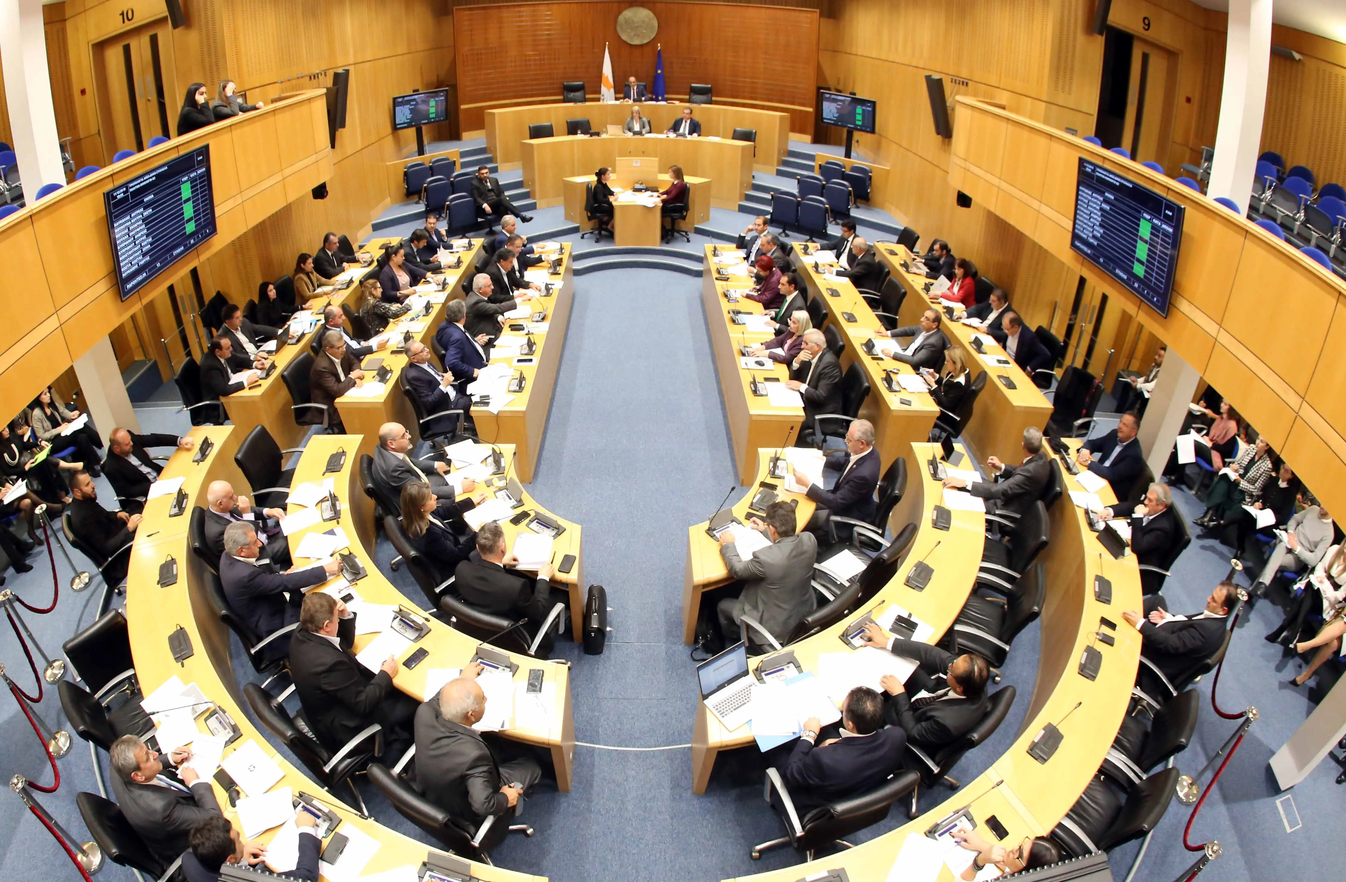 Κρατικός προϋπολογισμός, εκποιήσεις και συνταξιοδοτικό στην ατζέντα της Ολομέλειας