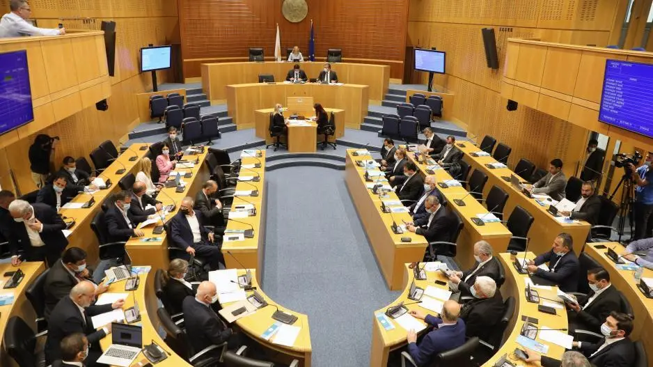 Συνεχίζεται στη Βουλή η συζήτηση για τον κρατικό προϋπολογισμό 2024