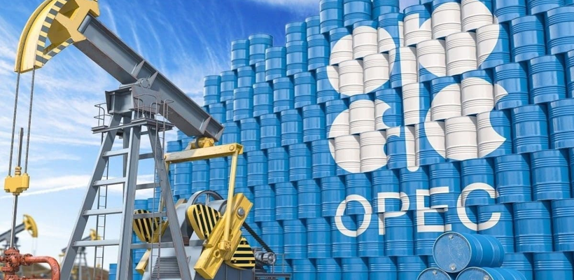 Bloomberg: Αντιφατικά μηνύματα από τον OPEC+ για τις αυξήσεις στην παραγωγή πετρελαίου