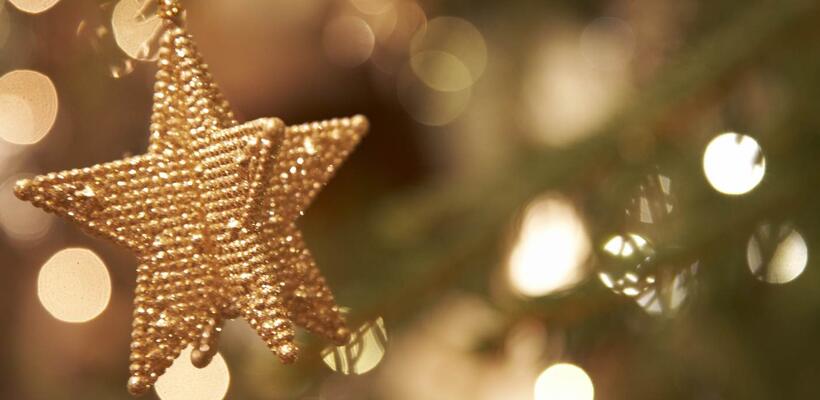 Ποιο το ωράριο λειτουργίας των καταστημάτων σήμερα 