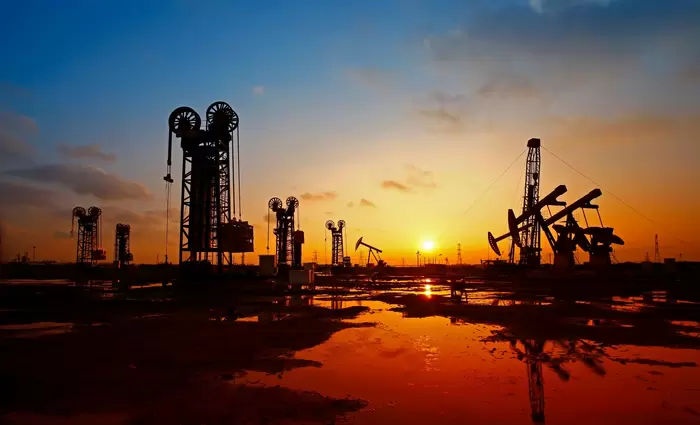 Πετρέλαιο: Υποχωρούν οι τιμές εν μέσω ανησυχιών για τους δασμούς Τραμπ – Στα $70,05 το βαρέλι