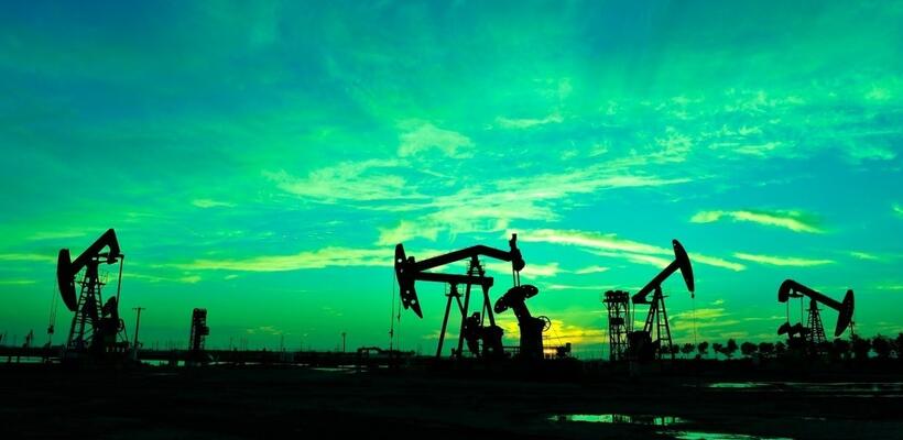 Πετρέλαιο: Βουτιά έως 6% μετά το σήμα Τραμπ για συνομιλίες ΗΠΑ-Ιράν και τον «πάγο» του OPEC+