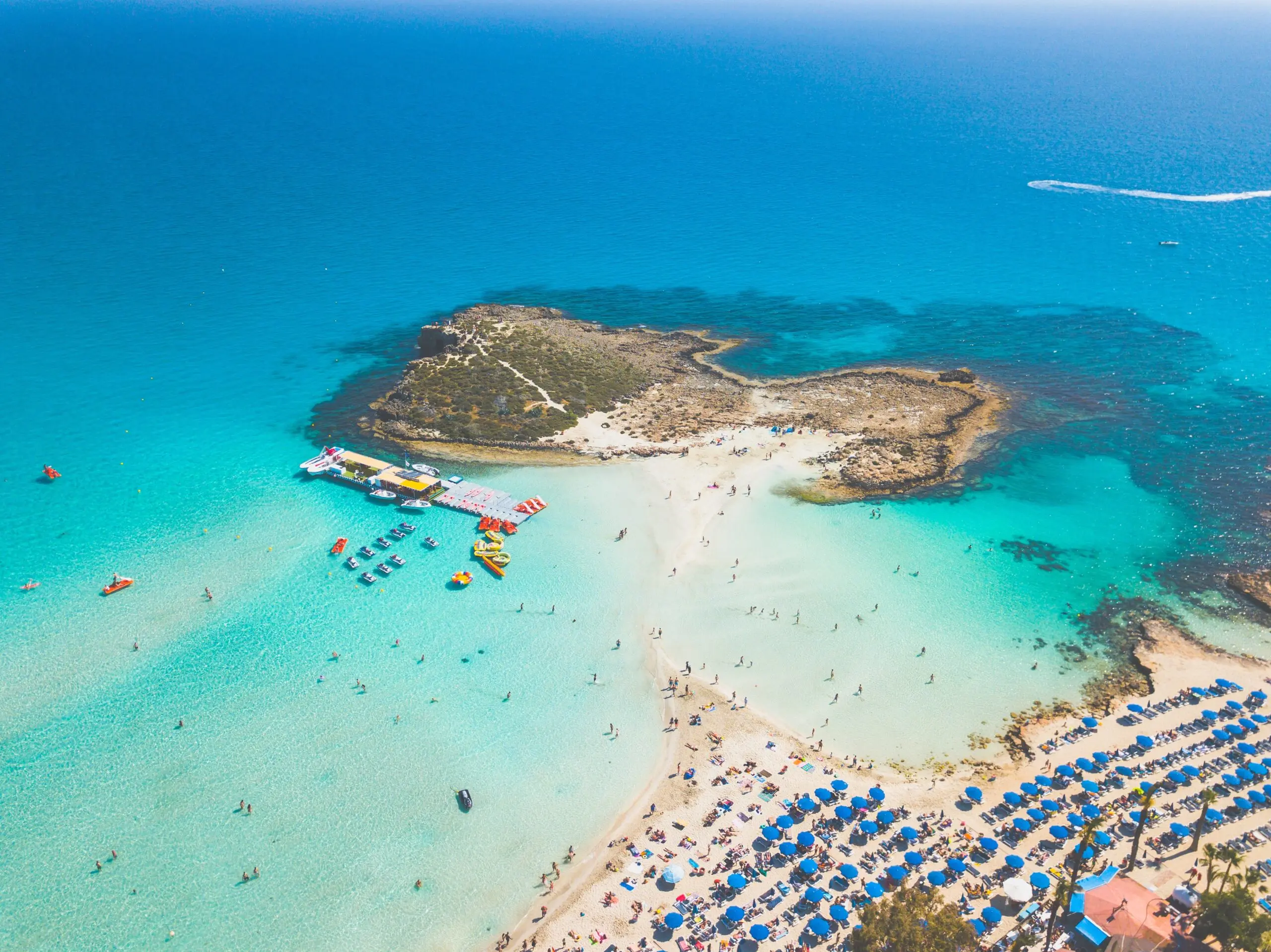 Μειώθηκαν κατά 83,4% οι τουρίστες στην Κύπρο