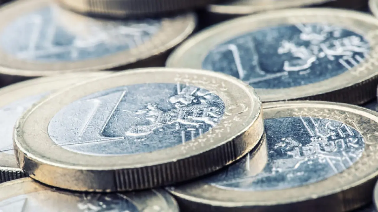 Αλλού στην ΕΕ στοχευμένα και χωρίς… πανηγυρισμούς